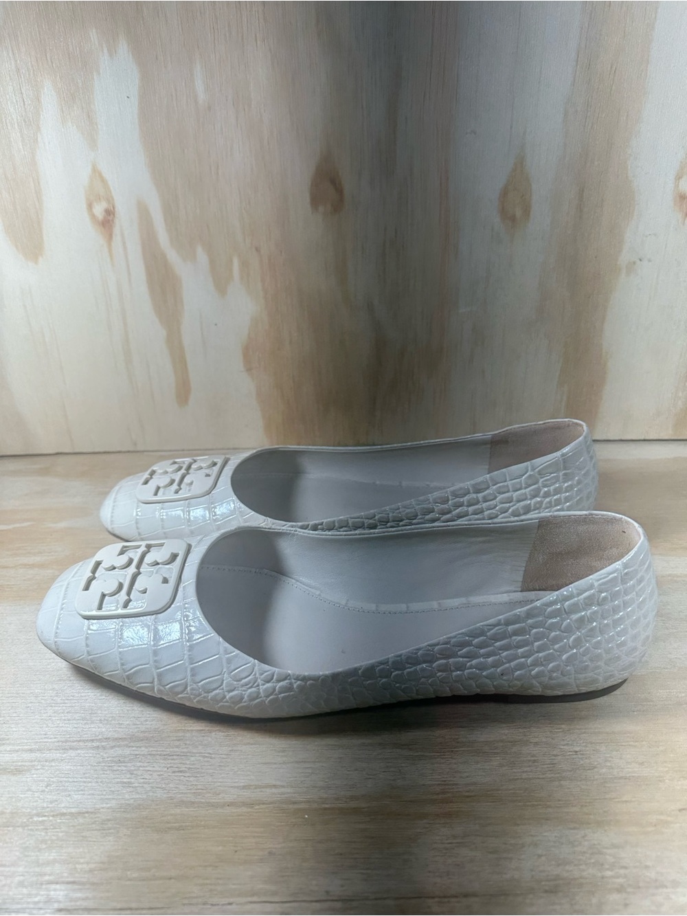 Tory Burch Cream Croc-Embossed Logo Ballet Flats Women’s Size 10.5